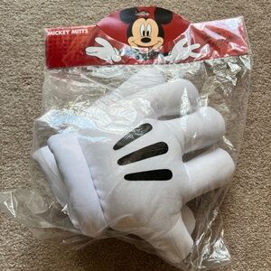 Mickey Gloves brand new